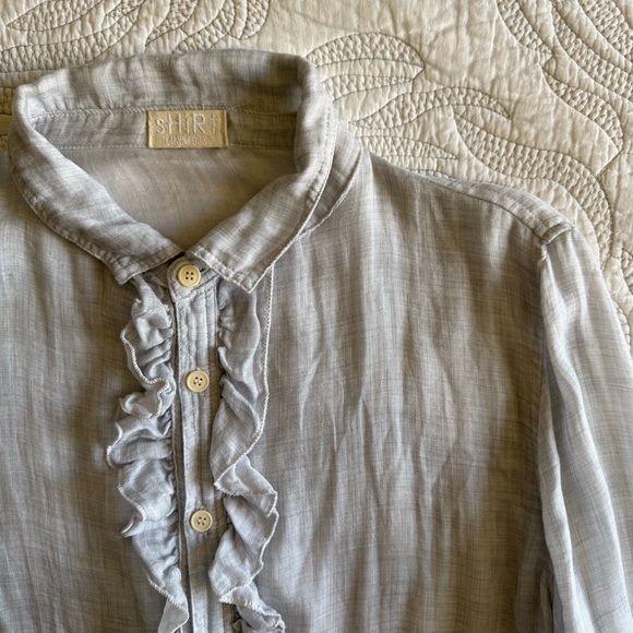 CP Shades Light Gray Ruffle-Front Linen Button-Up Top - Picture 4 of 12